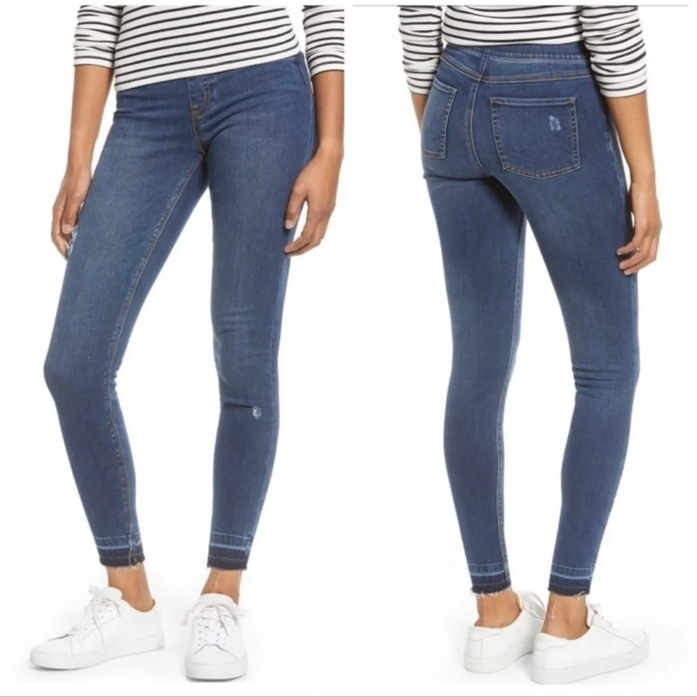 Like New - Spanx Distressed Denim Skinny Leggings - size Small